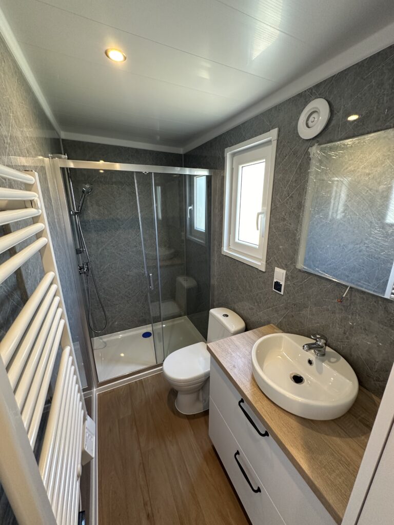 Komplet badeværelse