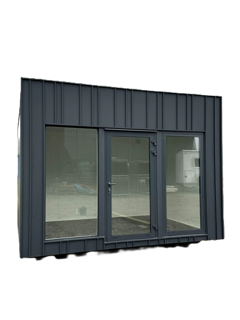 Pavillon i mørk facade